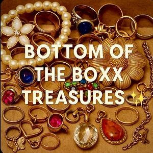 ✨ 1 LB BOTTOM OF THE BOX Jewelry Lot~ Brooches• Rings• Pendants• TREASURE HUNT ✨